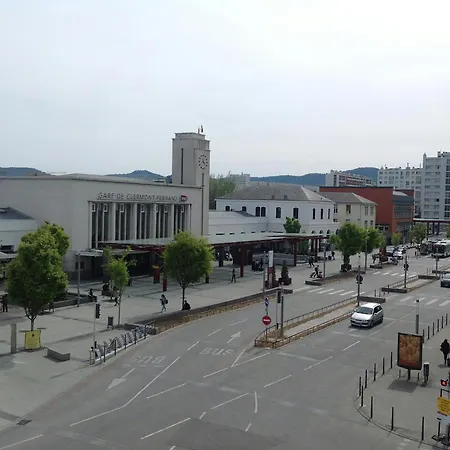 Spacieux Et Lumineux Parvis De La Gare アパート *